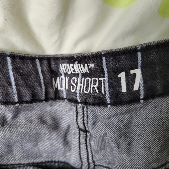 Hot topic shorts - Picture 3 of 3